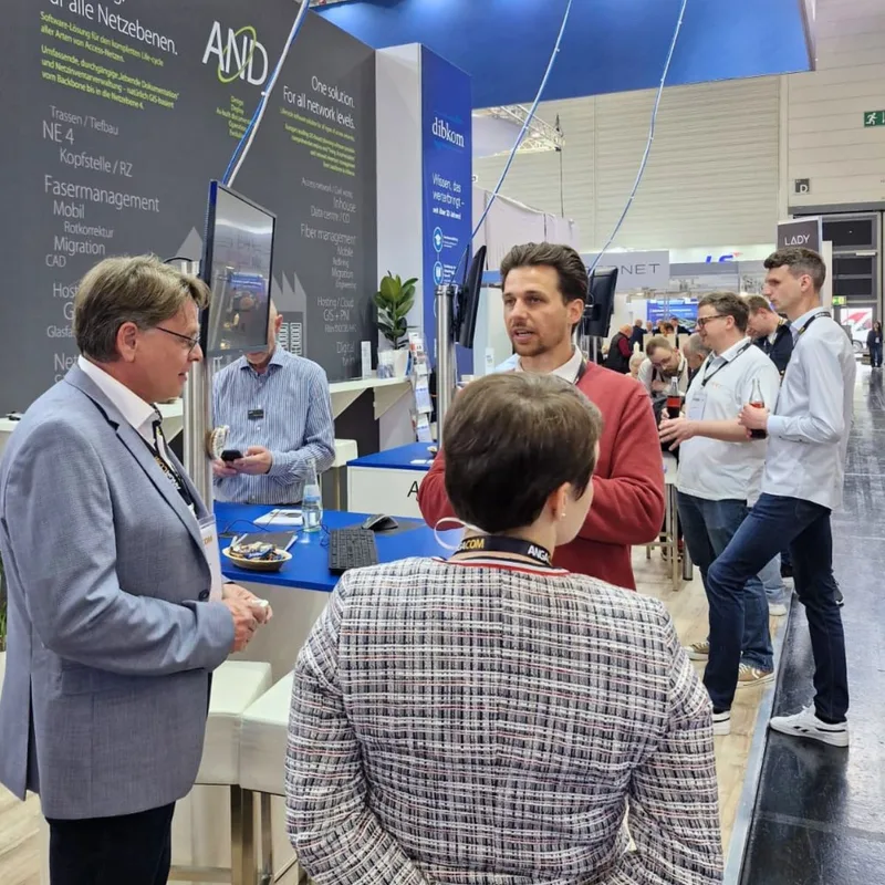 Eric Insel bei der KI-Power-Session auf der ANGA 2026 am Stand von AND Solution